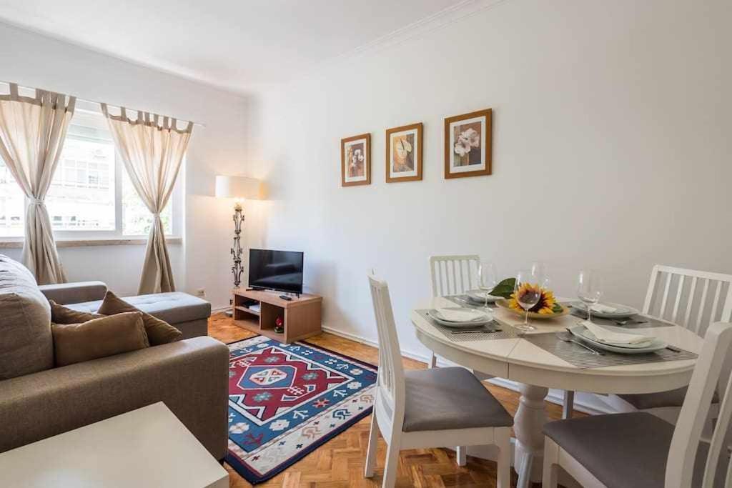 Apart Lisboa Confortavel 2 Quartos Com Terraco Одивелаш Экстерьер фото